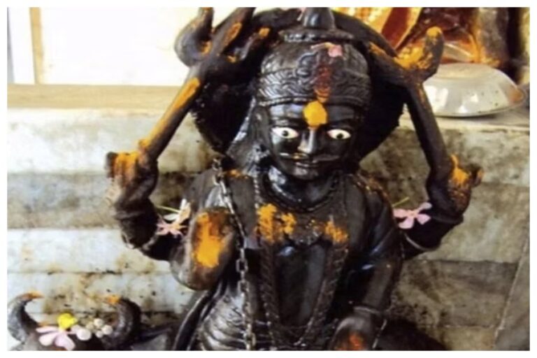 Shani Chalisa Benefits: जानें शनि चालीसा का महात्म्य और इसके चमत्कारिक फायदे