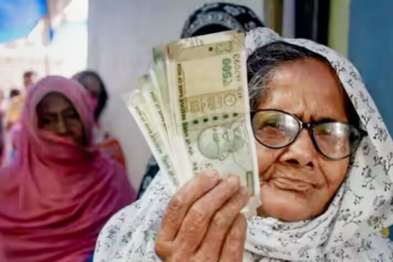 बुढ़ापे की लाठी बनेगी धाकड़ स्कीम, हर महीना मिलेगी इतने हजार रुपये पेंशन, जानें डिटेल