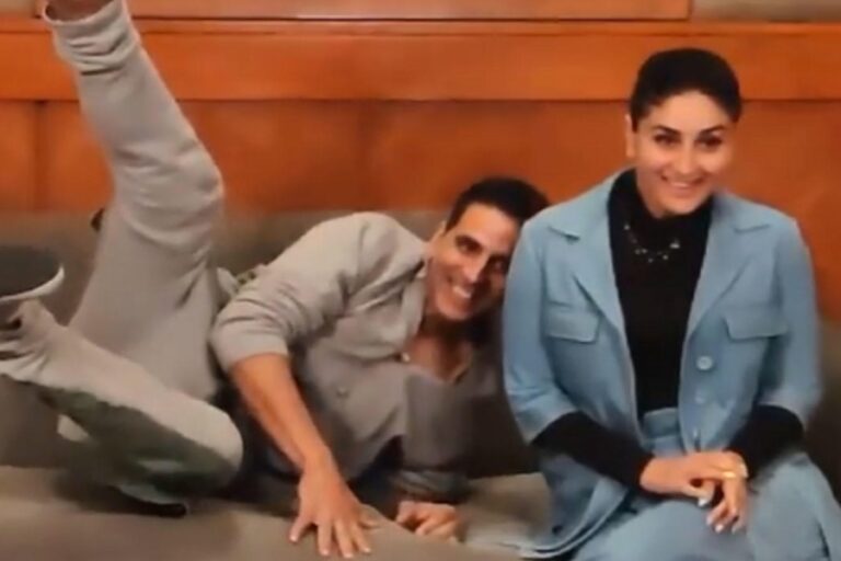Kareena Kapoor Pushes Akshay Kumar:
