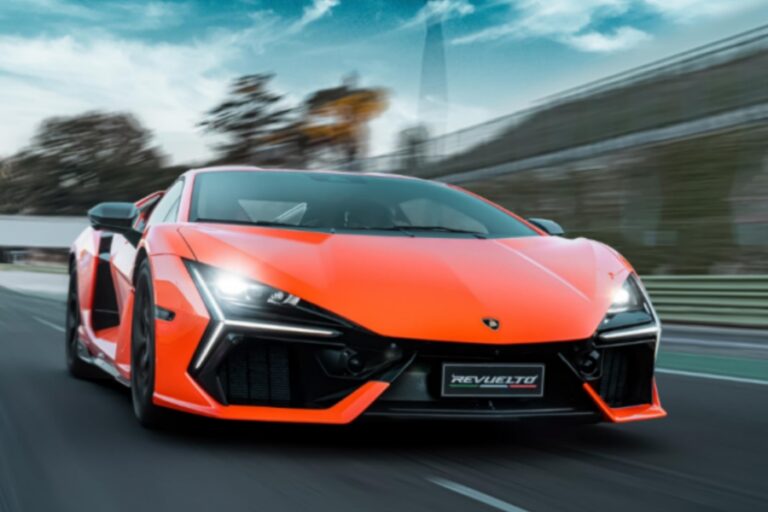Lamborghini Revuelto 6 दिसंबर को होगी लॉन्च