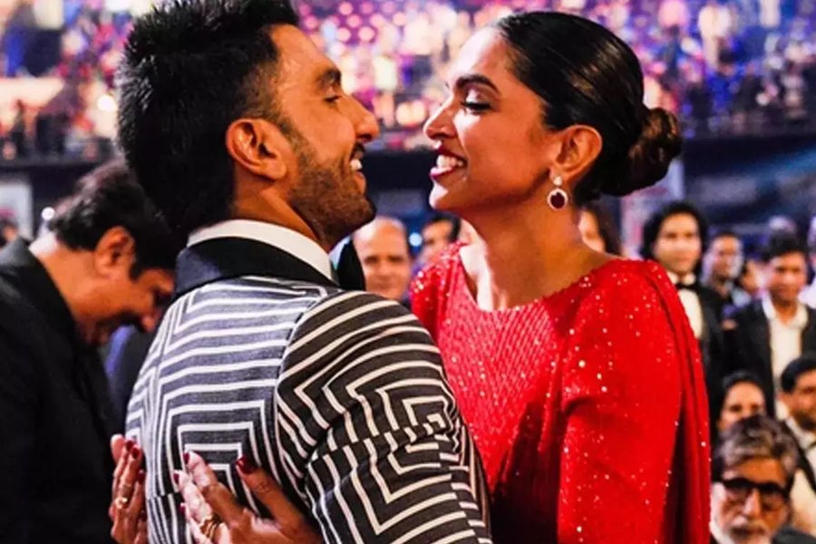 Ranveer & Deepika Love Story