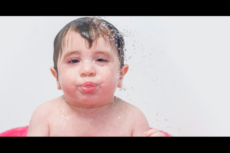 Baby Bath In Winter : जान लें सर्दियों में बच्चों को नहलाने का सही समय, नहीं होगी सर्दी