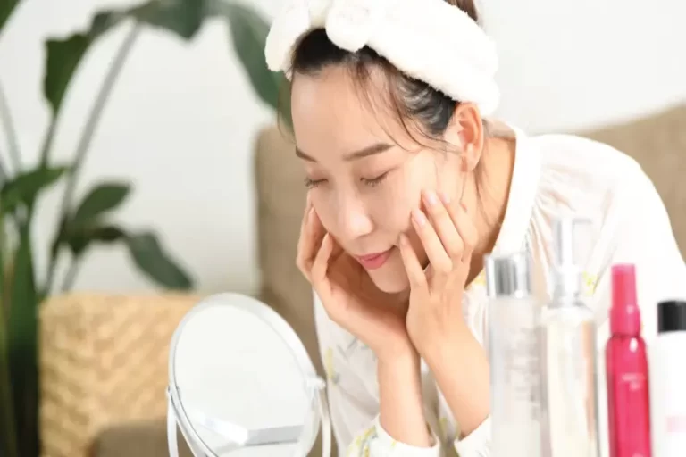 Korean beauty tips : स्टीम हैक से पाएं ग्लोइंग स्किन, कोरियाई महिलाओं का ब्यूटी केयर राज़
