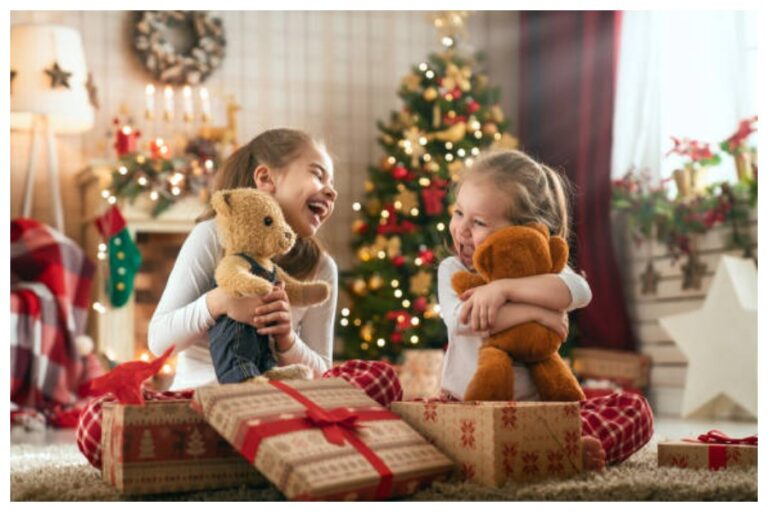 Christmas 2023 Gifts For Children: इन गिफ्ट्स को देकर मनाएं क्रिसमस का पर्व बच्चों के संग, खुशी से नाच उठेंगे