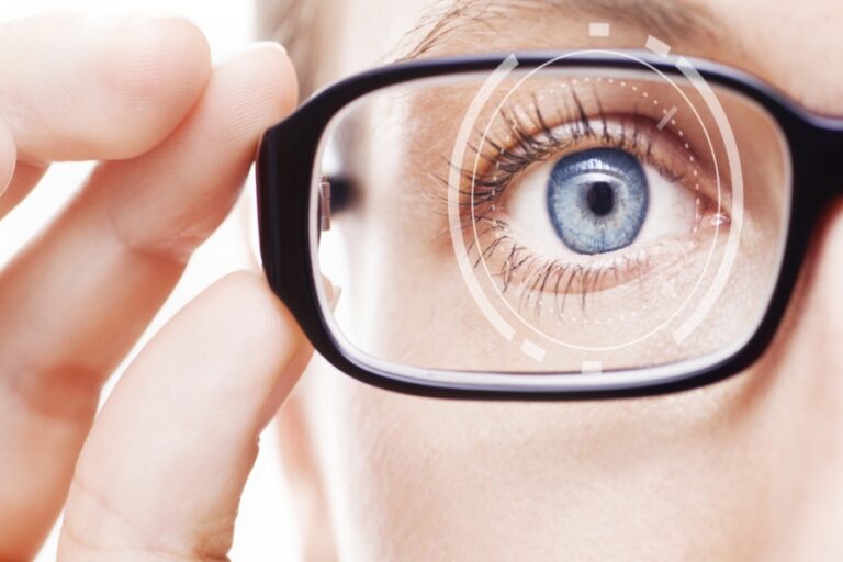 Eye Care Tips: आंखों में धुंधलापन फटाफट से इन सभी घरेलू नुस्खे द्वारा करें दूर, जानें टिप्स