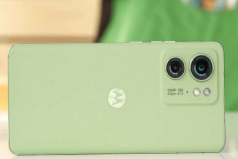 केवल 9,599 रूपए में ऑर्डर करें Motorola Edge 40, जानें ऑफर डिटेल्स