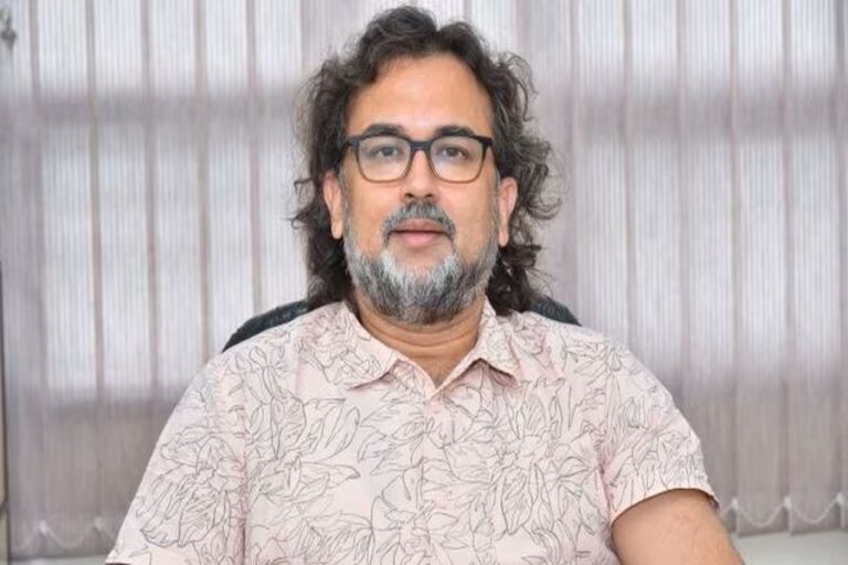 IIT कानपुर के सीनियर प्रोफेसर की मंच पर ही हो गई मौत, ‘सेहत का ध्यान’ रखने की सलाह दे रहे थे तभी आया हार्ट अटैक