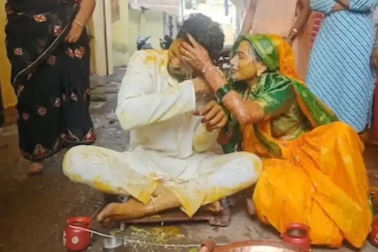 Wedding Rituals : यहां शादी के बाद एक-दूजे पर थूकते हैं दूल्हा-दुल्हन, 250 वर्ष पुरानी है परंपरा