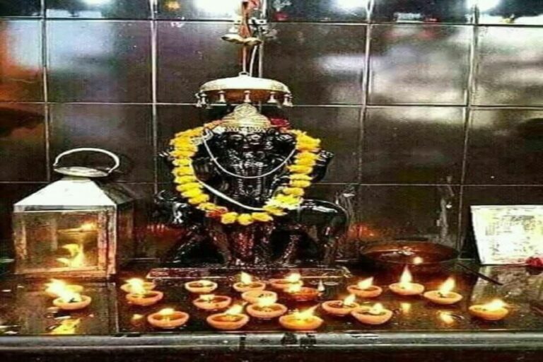 Shani Dev Upay: शनि देव को प्रसन्न करने के सरल उपाय, बनेंगे रुके काम