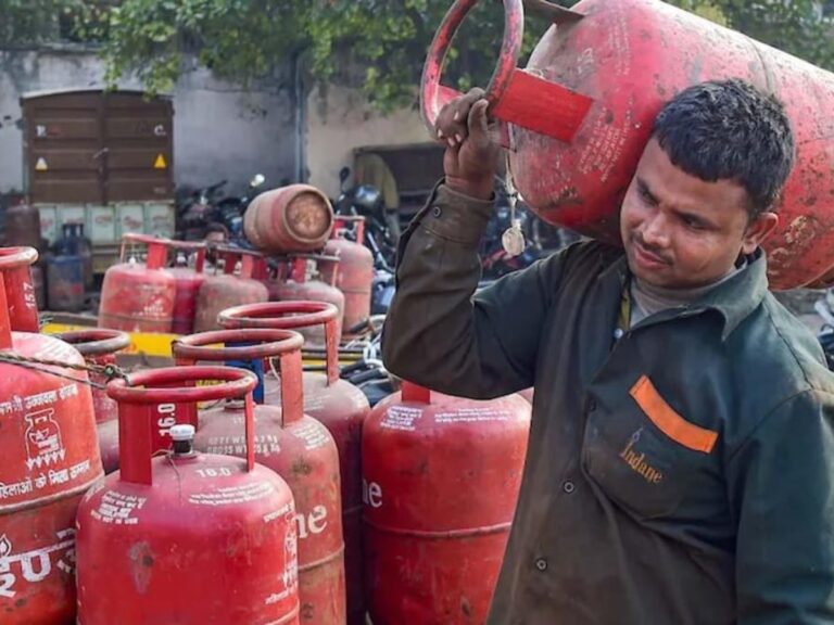 मात्र 600 रुपए में अब मिलेगा एलपीजी गैस सिलेंडर, सरकार ने लिया बड़ा फैसला,जानिए किन लोगों को मिलेगा इस योजना का लाभ