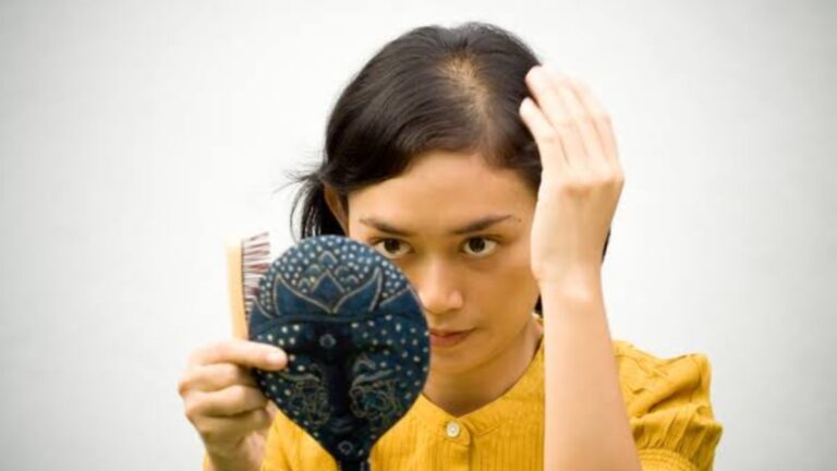 Hair Regrowth Remedies:सरसों तेल में मिलाकर लगाइए यह चीज,गंजे खोपड़ी पर भी उगने लगेंगे नए बाल