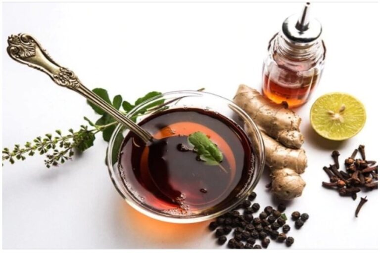 Home Made Cough Syrup: सर्दियों में घर पर बनाएं ये खास काढ़ा, नहीं होगा खांसी- जुकाम