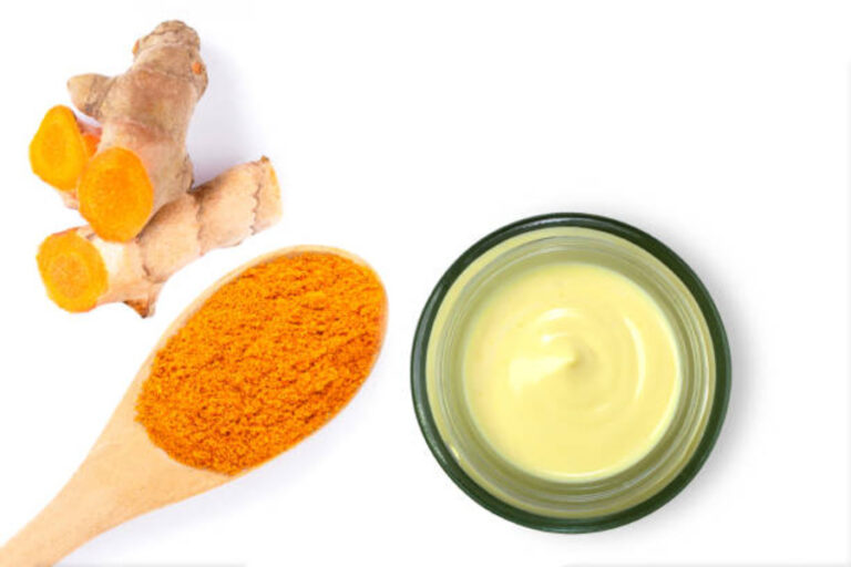 Haldi Milk Face Pack : सर्दियों में लगाएं ये फेस पैक, सोने सा निखरेगा चेहरा