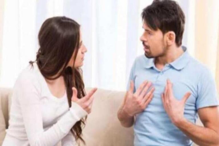 Ralationship Goals: पति-पत्नी पैसों को लेकर हो रहें झगड़े तो आज से करें ये काम