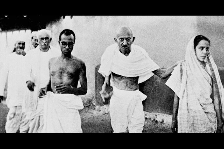 Mahatma Gandhi: क्या नाथूराम गोडसे से किसी पार्टी ने कराई गई थी महात्मा गांधी की हत्या ?