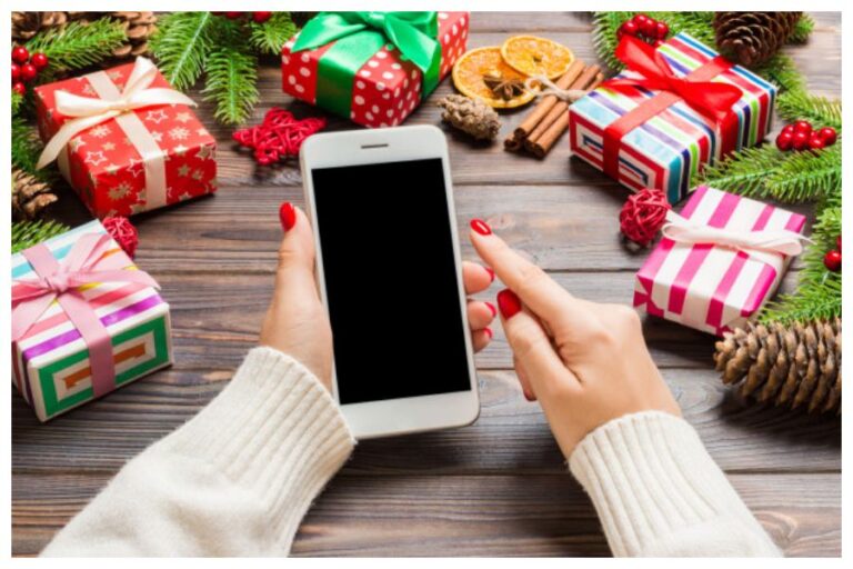 Budget Smartphones For Gifts: गिफ्ट में 10 हजार से 12 हजार की रेंज में देना है फोन, तो यहां चेक करें बेस्ट ऑप्शन