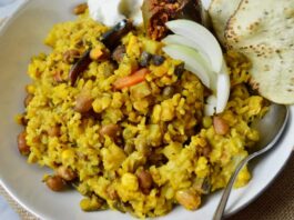 Kathiyawadi Khichdi Recipe