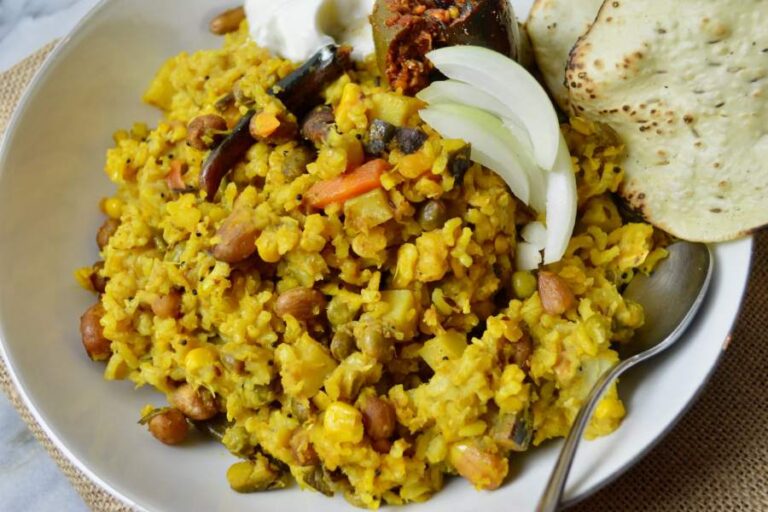 Kathiyawadi Khichdi Recipe