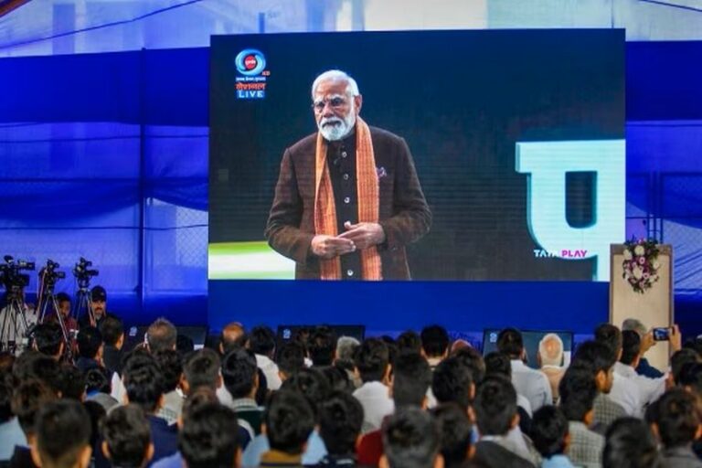 सिर्फ 30 सेंकेंड में गहरी नींद में सो जाते हैं PM मोदी, रील्स के गुलाम छात्रों को बताया सीक्रेट