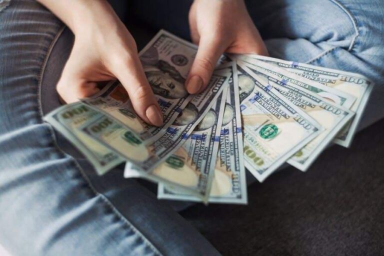 Money In Dream Meaning