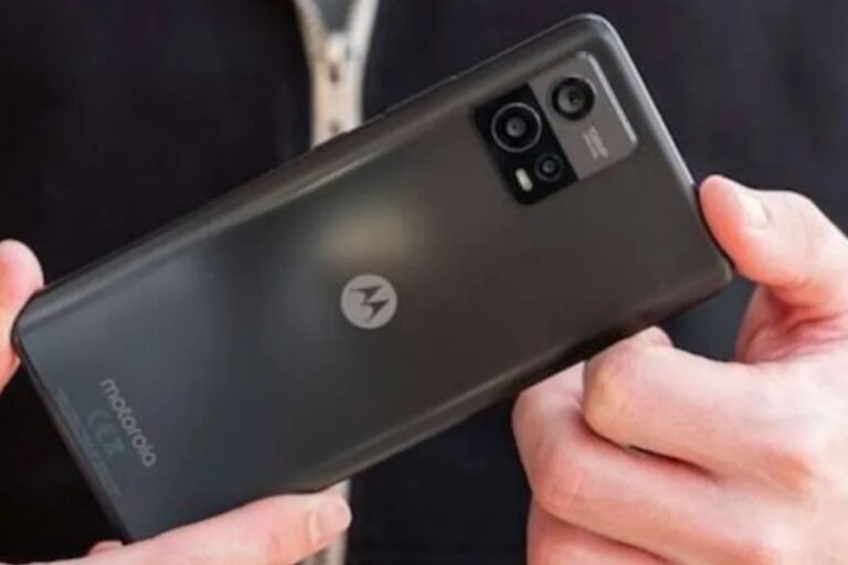 केवल 7,499 रुपए में ऑर्डर करें Motorola E14 झक्कास लुक और तगड़े फीचर्स