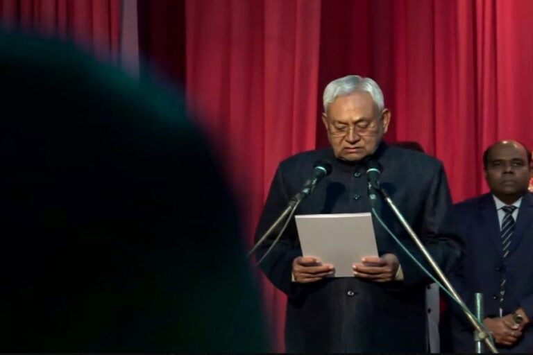 Bihar Political Crisis: नीतीश कुमार ने रिकॉर्ड 9वीं बार ली बिहार के मुख्यमंत्री के रूप में शपथ