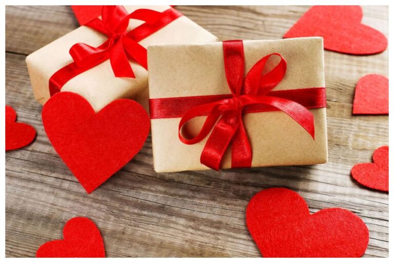Valentine Day 2024 Gift Ideas: अपने प्यार को इन खूबसूरत तोहफे को देते हुए कहें ‘हैप्पी वेलेंटाइन डे’, यहां देखें गिफ्ट का बेस्ट विकल्प