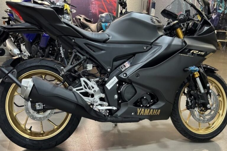 बहुत ही सस्ती EMI पर Yamaha R15 V4 के बनें मालिक, जानें फाइनेंस डिटेल्स
