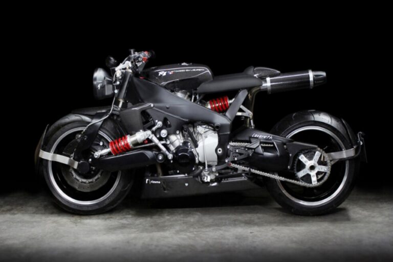 Yamaha YZF R1 का झक्कास लुक धाकड़ फीचर्स के साथ मचा रही गदर, जानिए कीमत