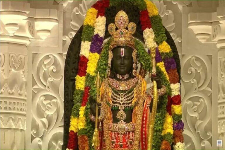 Ram Mandir Darshan: राम मंदिर में पहले ही दिन टूटा रिकॉर्ड, 5 लाख श्रद्धालुओं ने किए रामलला के दर्शन