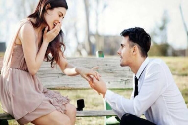 Valentine Week: जानिए कैसे हुई Propose Day मनाने की शुरुआत ?