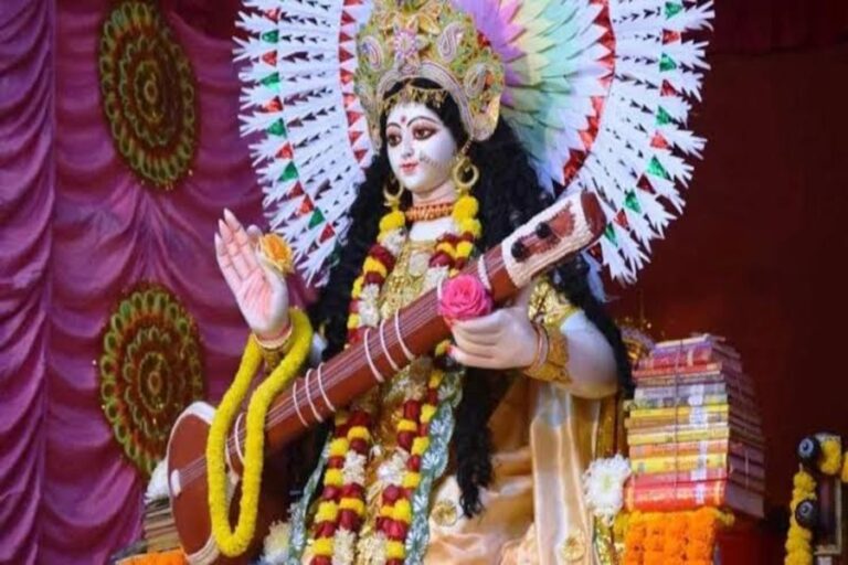 Basant Panchami 2024:  बसंत पंचमी पर मां सरस्वती की वंदना और आरती गाकर करें पूजा