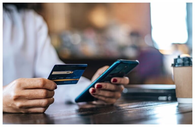 Credit Card Bill Payment: नहीं देनी है क्रेडिट कार्ड की लेट पेमेंट फीस तो इन 5 टिप्स को फॉलो कर बचें