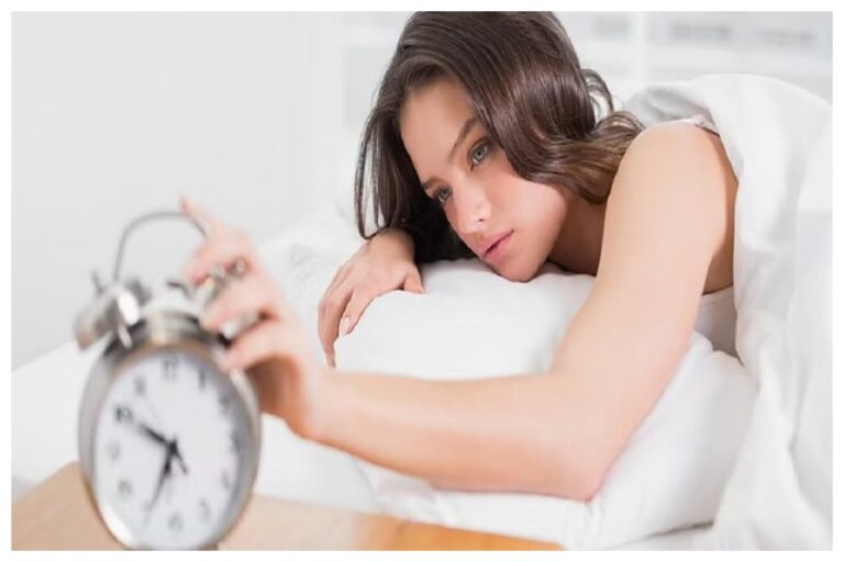 Sleeping Late Night Disadvantages: देर रात सोने की आपको भी है आदत, तो यहां जानें इसके नुकसान