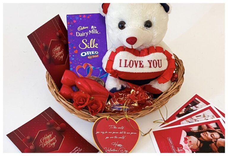 Valentine Day Gifts Under Rs 500 : गर्लफ्रैंड को करना है इम्प्रेस तो सिर्फ 500 रूपये के बजट में शानदार तोहफे हैं ये, चेक करें लिस्ट 
