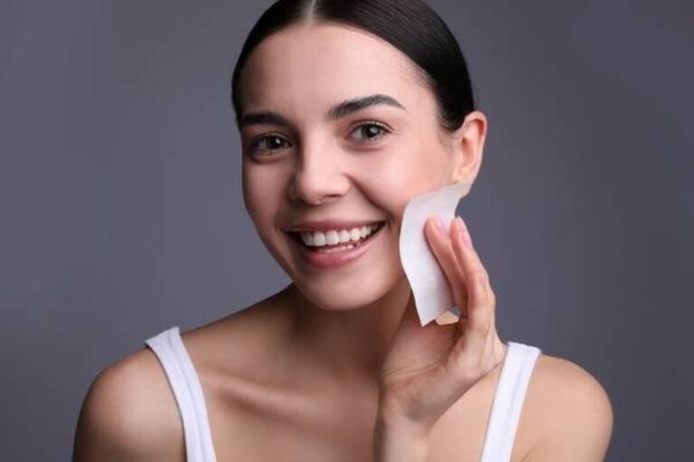 Skin Care Tips: रात में सोने से पहले अपने ऑइली स्किन पर लगाए ये 5 चीजें, मुंहासे की समस्या होगी दूर