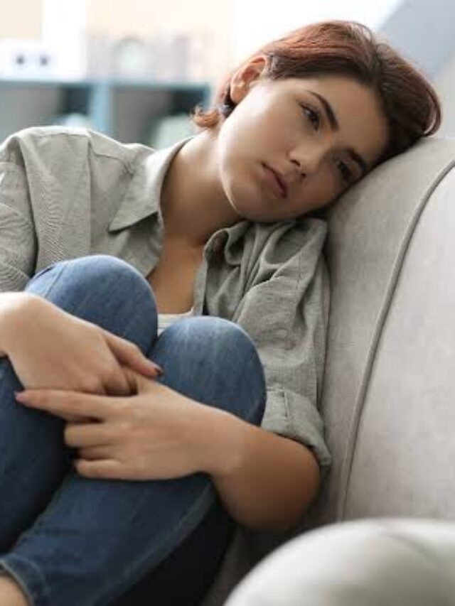 Depression Symptoms: अगर दिख रहे हैं डिप्रेशन के ये लक्षण,तो तुरंत हो जाएं सावधान