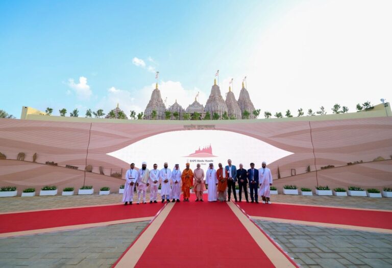 Abu Dhabi Hindu Temple: पीएम मोदी ने अबू धाबी में पहले हिंदू मंदिर का किया उद्घाटन, जानें बड़ी बातें