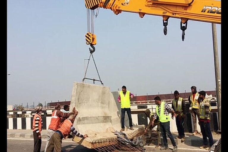 Farmers Protest: किसानों के मार्च से पहले दिल्ली और हरियाणा की सीमाएं सील, इन रास्तों पर जानें से बचें