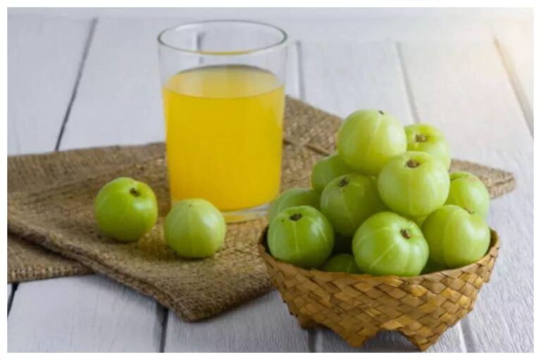 Amla Juice Benefits: कई विटामिन की कमी को दूर करेगा आंवला जूस