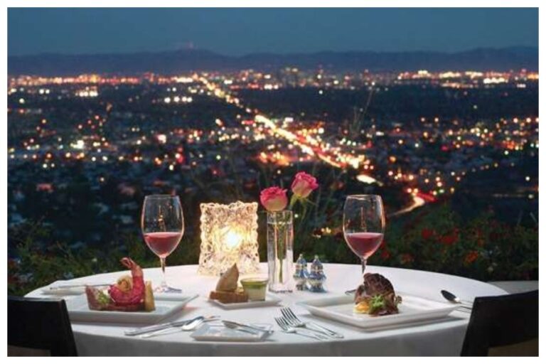 Delhi Dating Places: अगर पार्टनर संग जाना है डेट पर तो परफेक्ट हैं दिल्ली की ये जगहें, नहीं करेगा कोई डिस्टर्ब