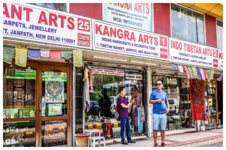 Delhi Shopping Markets: दिल्ली के इन मशहूर बाजारों से करें शॉपिंग, सस्ते के साथ-साथ वैराईटी भी मिलेगी मस्त