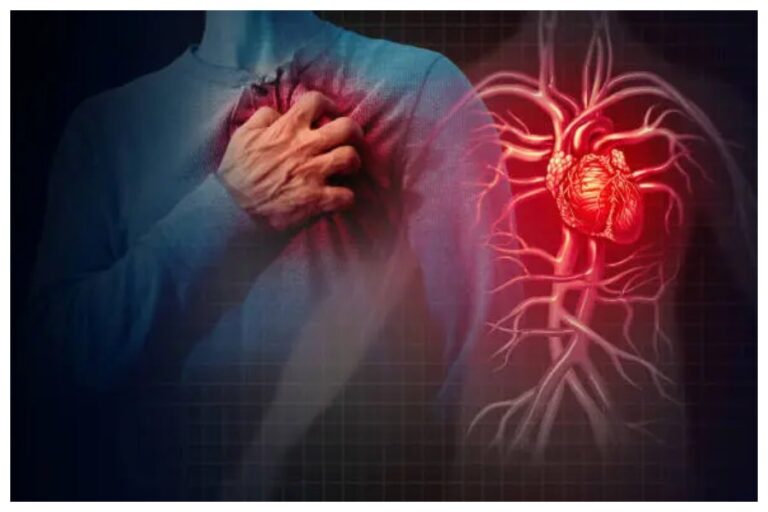 Heart Attack Symptoms: हार्ट अटैक से पहले शरीर में दिखने लगते हैं ये लक्षण, रखें ध्यान पूरा