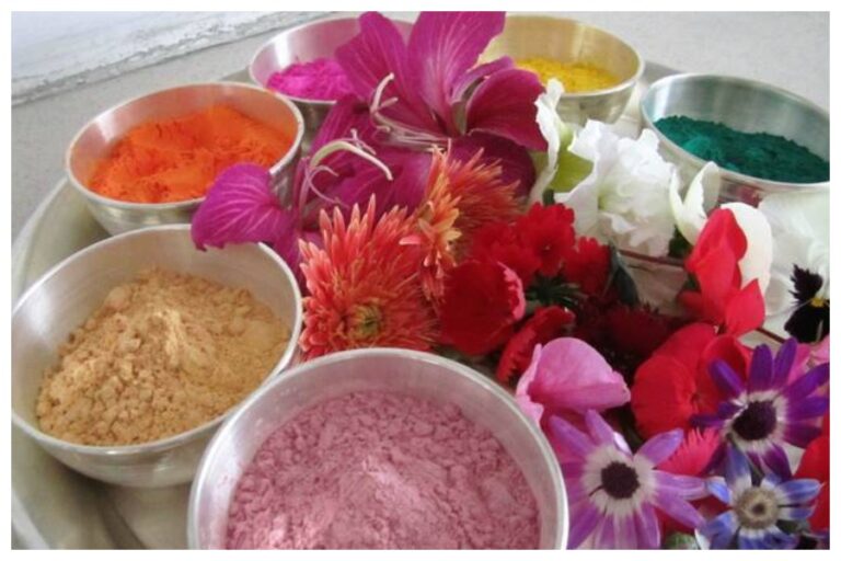 Holi 2024 Homemade Colours: केमिकल वाली नहीं हर्बल होली खेलें, घर पर हीं बनाएं हरा-पीला संतरी रंग ऐसे