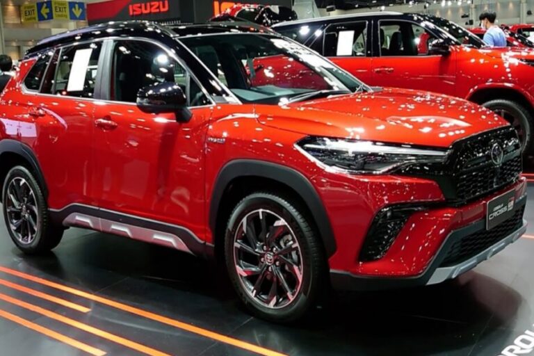 कुल 6,945 की EMI पर घर लाएं Toyota Corolla Cross शानदार लुक में झन्नाट फीचर्स