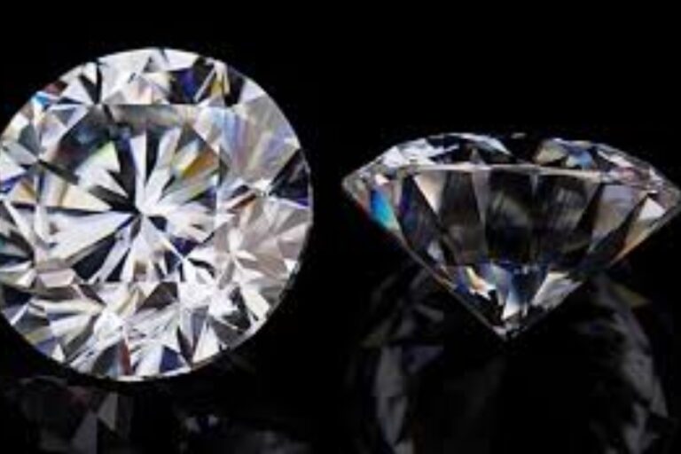 Zicron Stone: पैसों की तंगी से हैं परेशान तो आज ही पहने सफेद जरकन, धन संपत्ति में होने लगेगी वृद्धि