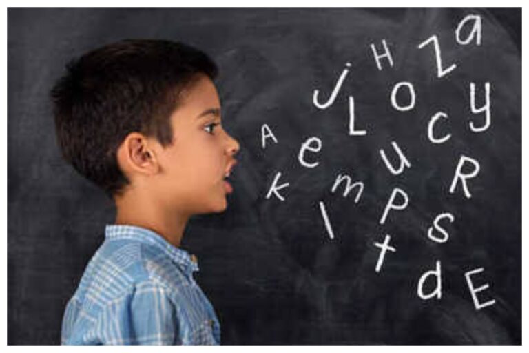 Parenting Tips: छोटे बच्चों को फर्राटेदार इंग्लिश सीखने के लिए इन टिप्स को करें फॉलो, बच्चों का पर्सनालिटी होगा डेवलप