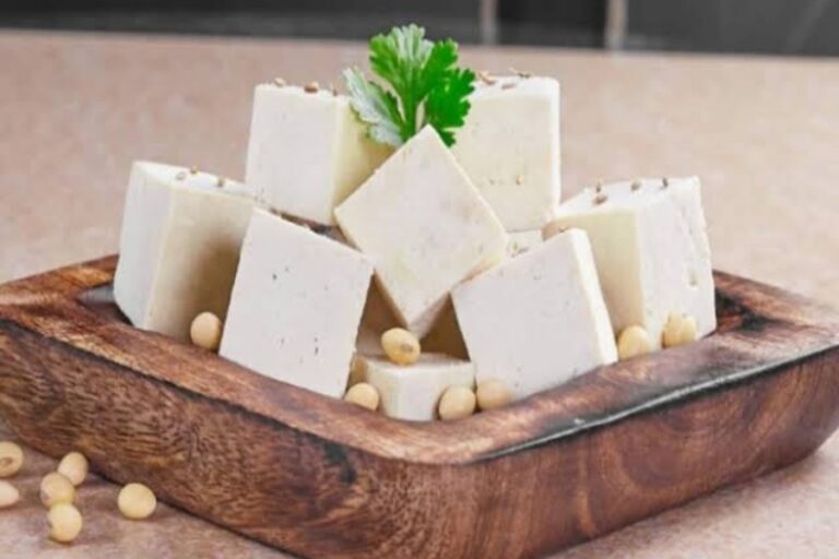 सेहत के लिए बेहद फायदेमंद होता है कच्चा पनीर, जानिए कच्चा पनीर खाने के फायदे