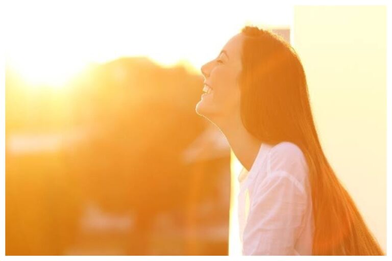 ब्लड प्रेशर मेंटेन करने से लेकर स्ट्रेस दूर करने तक, सुबह धूप सेकने से शरीर को मिलते हैं ये गजब के फायदे