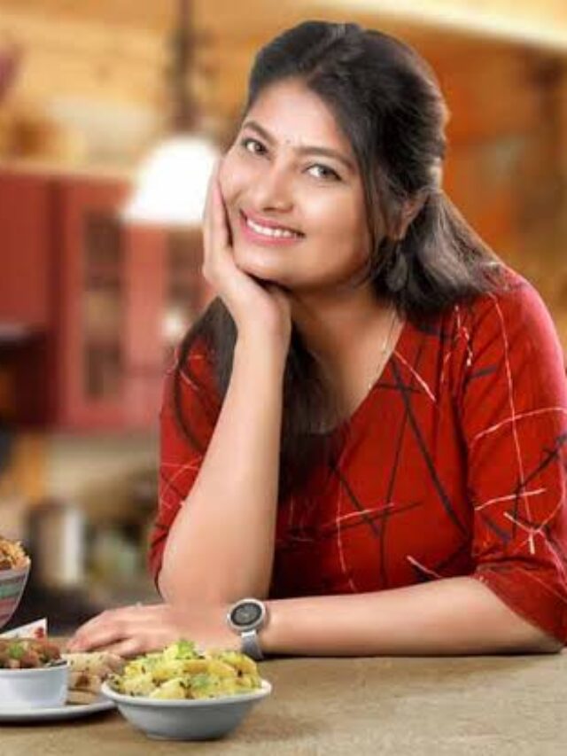 Beauty Tips: दमकती त्वचा पाने के लिए अपने खाने में शामिल करें ये 10 फूड्स